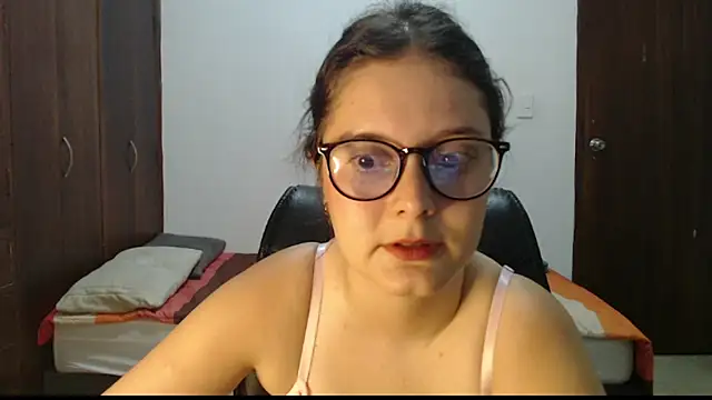Snapshot of CarlaLorez chatting on July 22, 2026, 11:51 pm CarlaLorez online show from July 22, 2026, 11:51 pm