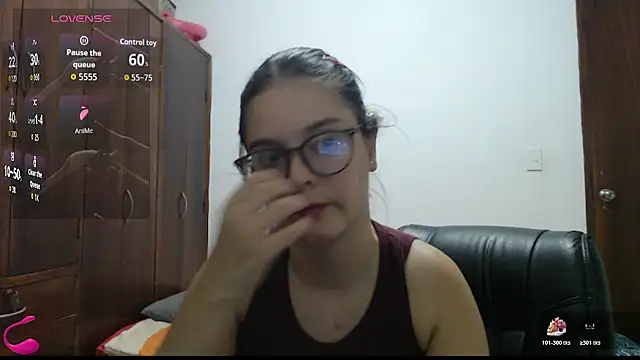 Snapshot of CarlaLorez chatting on July 29, 2026, 9:13 pm CarlaLorez online show from July 29, 2026, 9:13 pm