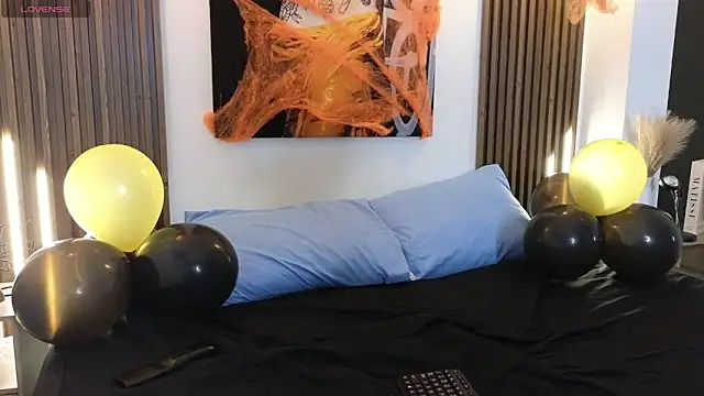 Kitty Bombon online show from October 22, 2025, 8:19 pm