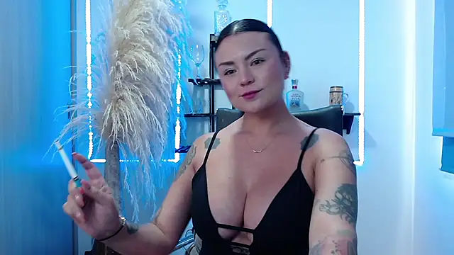 Emily Sage online show from November 26, 2025, 7:37 pm