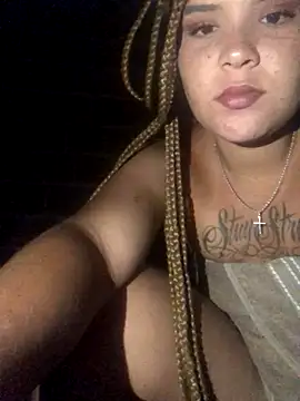 AliceXmoore online show from October 25, 2025, 5:15 am