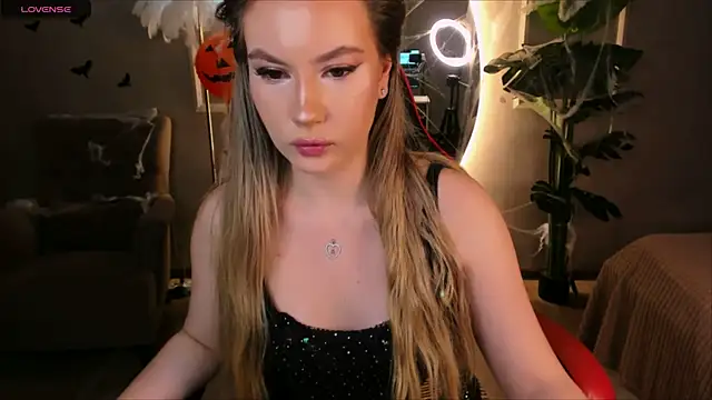  BellaClark online show from October 20, 2025, 6:47 am