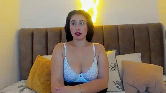 Amara18   online show from November 6, 2025, 2:23 am