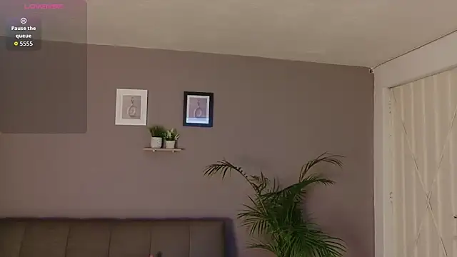 ZahraMilf online show from January 14, 2026, 7:52 pm