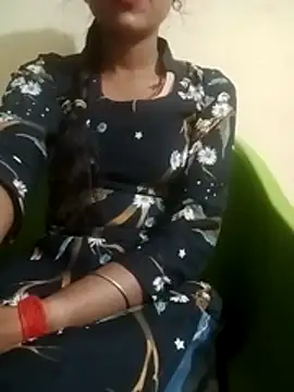 Mahi677 online show from November 30, 2025, 4:05 am