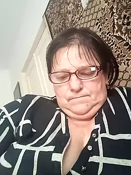 MilaCold5443 online show from February 12, 2026, 1:06 pm