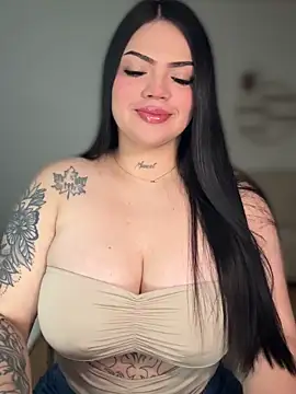 dulcemarianh  online show from May 18, 2026, 3:57 am