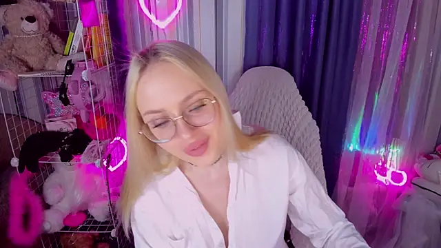 CeaneLino online show from April 21, 2026, 3:50 pm