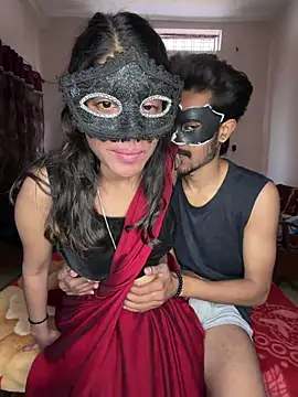 Lovebirdss online show from January 19, 2026, 9:13 am