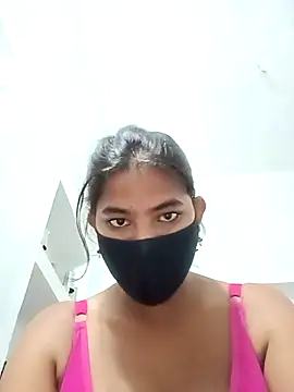 Hot radhaji online show from October 19, 2025, 5:24 pm