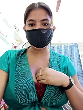 Hot radhaji online show from April 23, 2026, 2:24 am