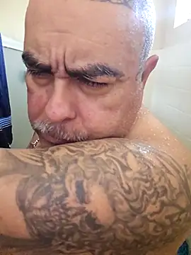 B1GLO online show from November 14, 2025, 4:49 pm