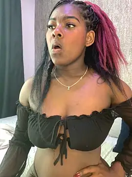 KarinaFlowers  online show from November 18, 2025, 12:31 pm