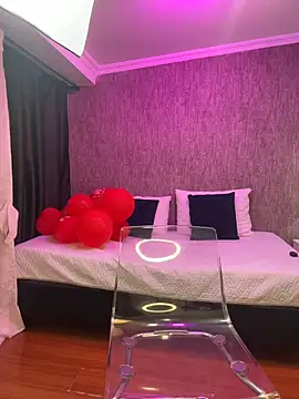 KarinaFlowers  online show from February 25, 2026, 11:53 am