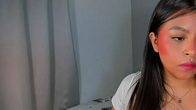 Jenn W online show from November 8, 2025, 12:27 pm