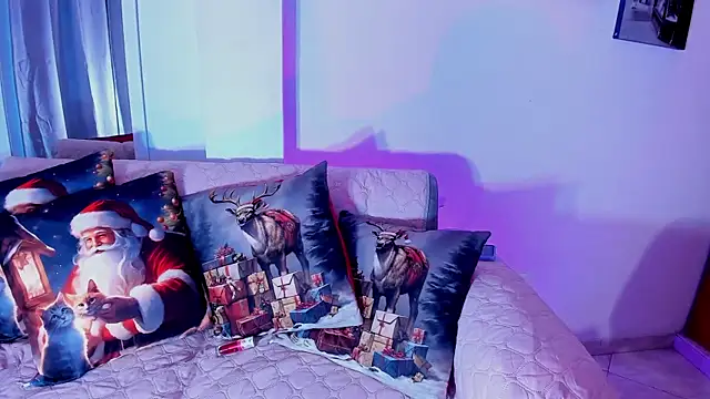 Jenn W online show from November 21, 2025, 12:15 pm