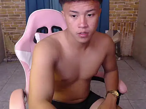 ur naughtyboy patrick online show from March 8, 2026, 1:04 pm