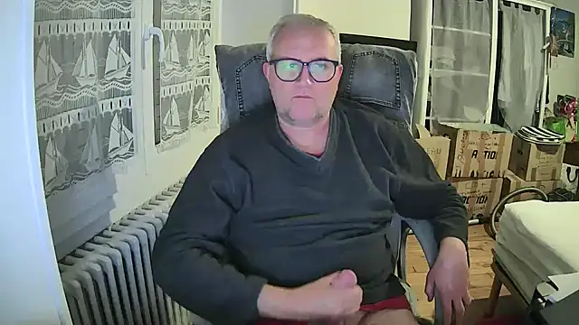 macdut67 online show from May 18, 2026, 12:07 am