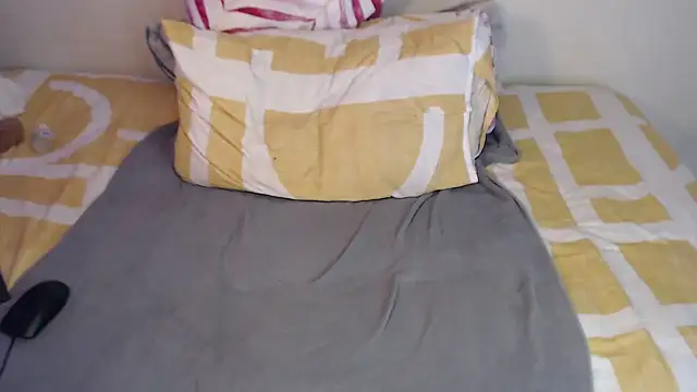 Tillah87 online show from October 26, 2025, 8:42 am