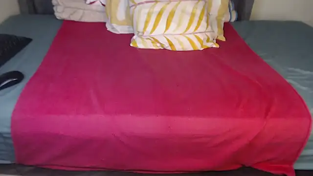 Tillah87 online show from December 2, 2025, 8:04 pm