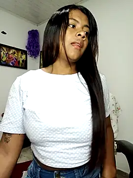 vannesitha25 online show from October 31, 2025, 2:07 pm