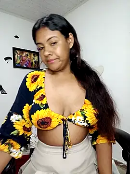 vannesitha25 online show from November 5, 2025, 1:22 pm