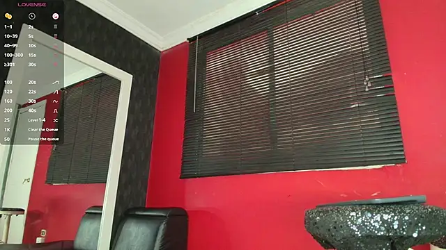 Alisson Steelersexy online show from April 8, 2026, 8:20 pm