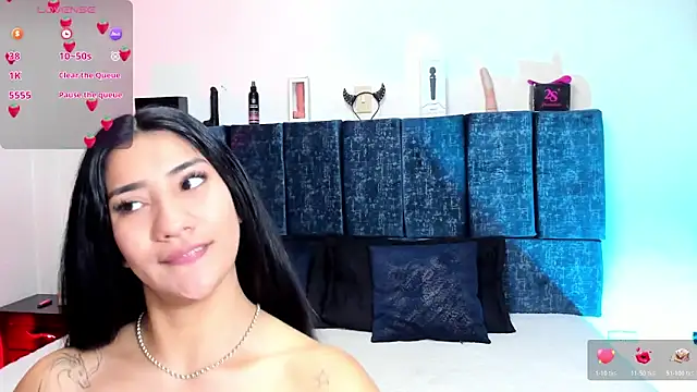 Kiim Owens online show from November 7, 2025, 12:05 pm