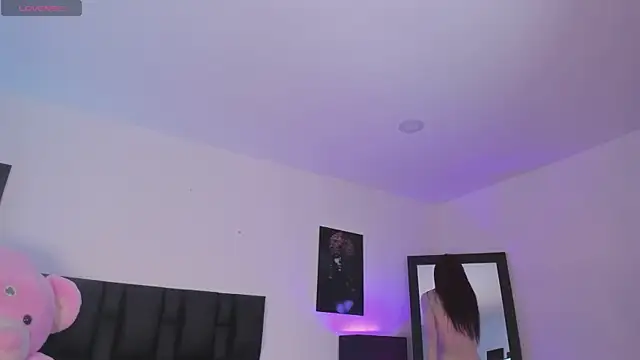 SaradaParker online show from April 20, 2026, 2:53 pm