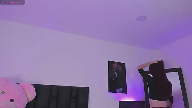 SaradaParker online show from April 21, 2026, 3:07 pm