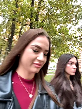 MayaGlow online show from October 19, 2025, 11:22 am