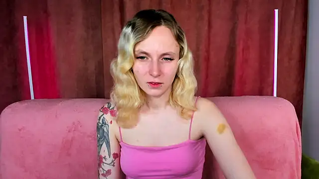 LikiLips online show from November 25, 2025, 1:05 am