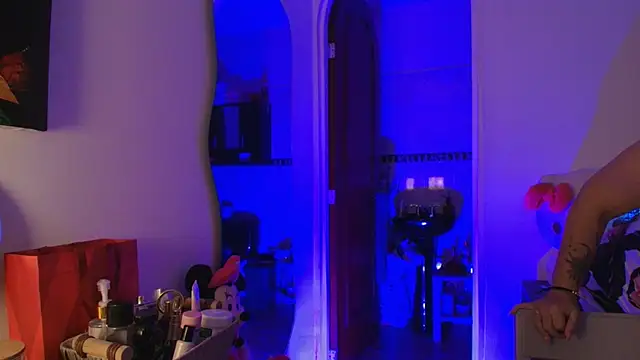 Rosee smith  online show from November 8, 2025, 1:39 am