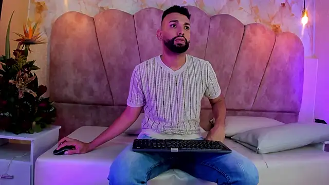 onlymen2025 online show from October 8, 2025, 1:31 pm