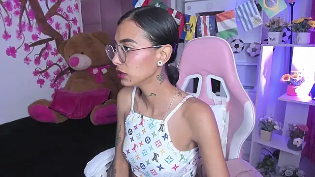 Snapshot of KarlaSlutSkinny__ chatting on June 18, 2026, 8:46 pm KarlaSlutSkinny online show from June 18, 2026, 8:46 pm