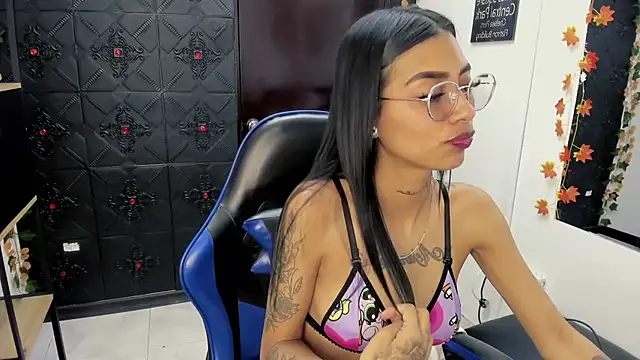 Snapshot of KarlaSlutSkinny__ chatting on June 26, 2026, 9:19 pm KarlaSlutSkinny online show from June 26, 2026, 9:19 pm