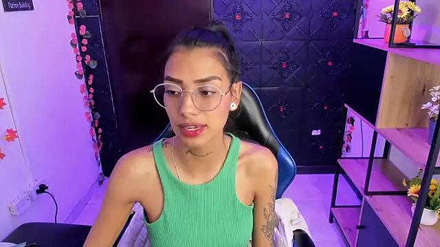 Snapshot of KarlaSlutSkinny__ chatting on July 18, 2026, 9:18 pm KarlaSlutSkinny online show from July 18, 2026, 9:18 pm