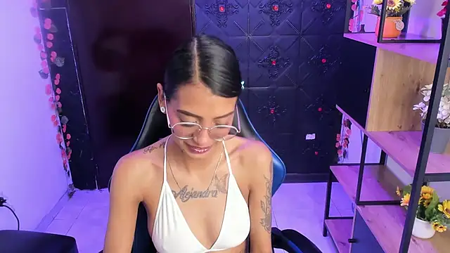 Snapshot of KarlaSlutSkinny__ chatting on July 19, 2026, 6:00 pm KarlaSlutSkinny online show from July 19, 2026, 6:00 pm