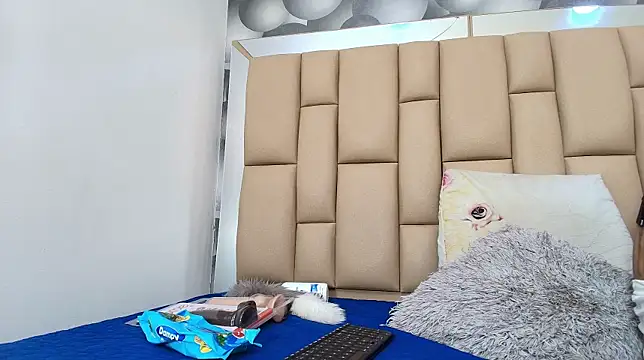 hannah teehn online show from November 28, 2025, 7:05 pm