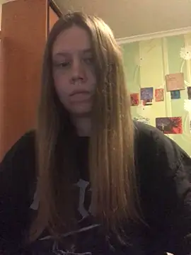 LunaVirelle online show from April 21, 2026, 5:50 pm