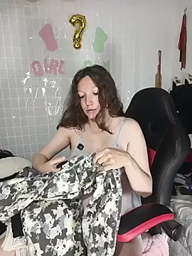 Lucy colee online show from April 22, 2026, 4:41 pm