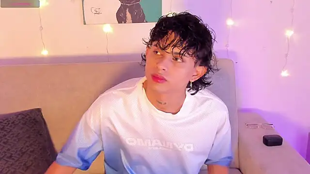 lua boy online show from April 26, 2026, 9:23 pm