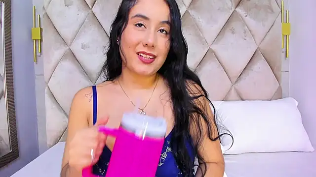 GabyParker  online show from April 18, 2026, 12:09 pm