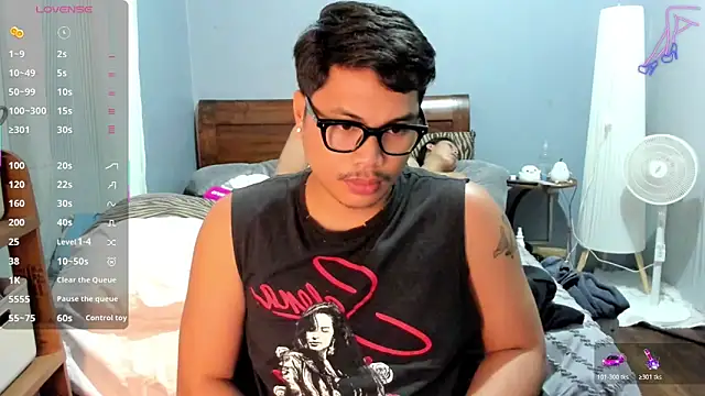 Snapshot of LuisitoJuancho55 chatting on December 21, 2025, 12:45 pm LuisitoJuancho55 online show from December 21, 2025, 12:45 pm