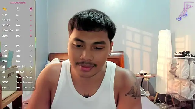 Snapshot of LuisitoJuancho55 chatting on April 13, 2026, 9:04 am LuisitoJuancho55 online show from April 13, 2026, 9:04 am