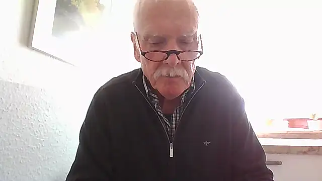 Snapshot of super-snoopy chatting on April 7, 2026, 8:59 am super-snoopy online show from April 7, 2026, 8:59 am