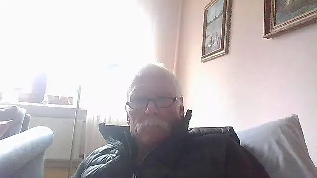Snapshot of super-snoopy chatting on April 20, 2026, 9:12 am super-snoopy online show from April 20, 2026, 9:12 am