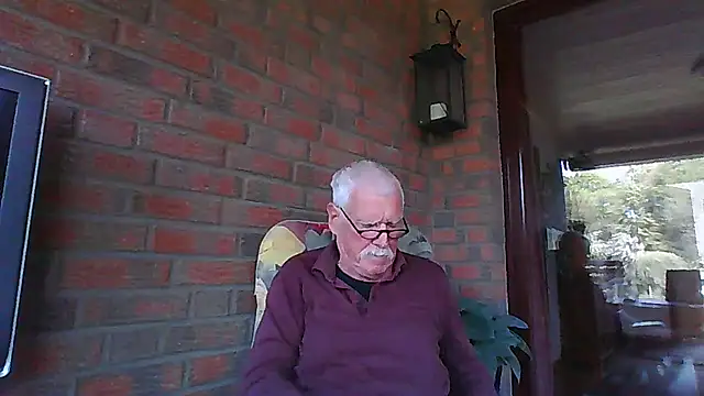 Snapshot of super-snoopy chatting on May 3, 2026, 8:09 am super-snoopy online show from May 3, 2026, 8:09 am