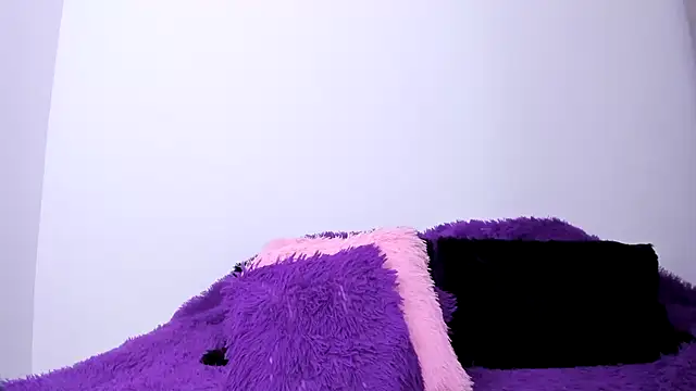 HeidyRousse online show from October 19, 2025, 12:17 pm