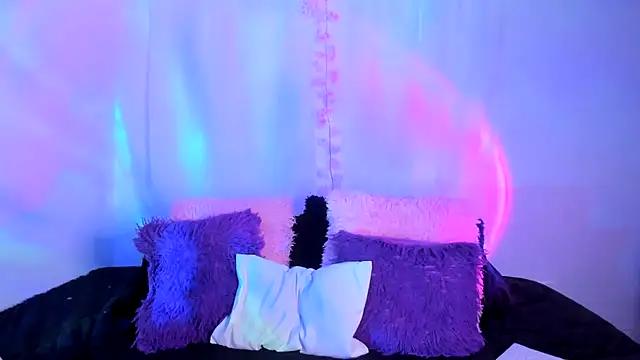 Snapshot of HeidyRousse chatting on May 29, 2026, 8:51 pm HeidyRousse online show from May 29, 2026, 8:51 pm